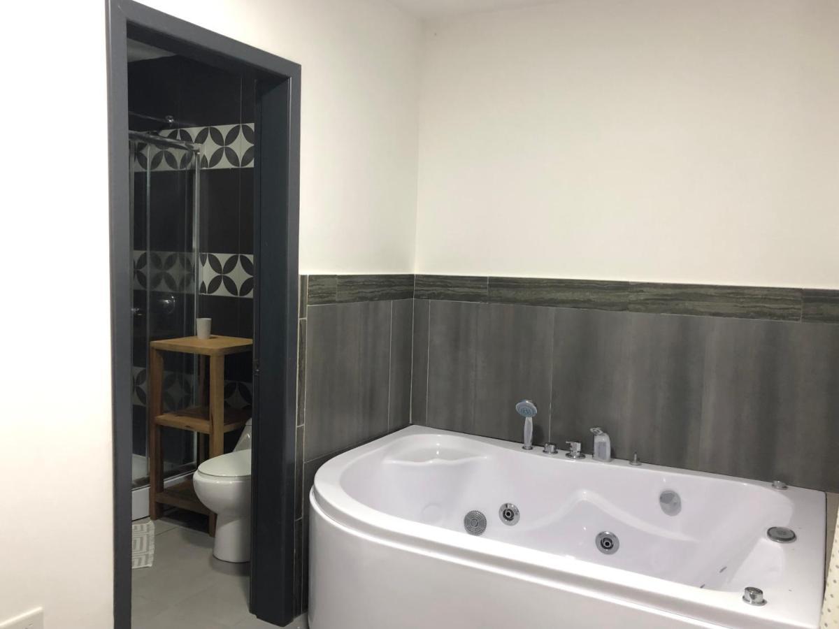 Elegante Apartamento Con Vistas Al Volcan Tungurahua バーニョス エクステリア 写真