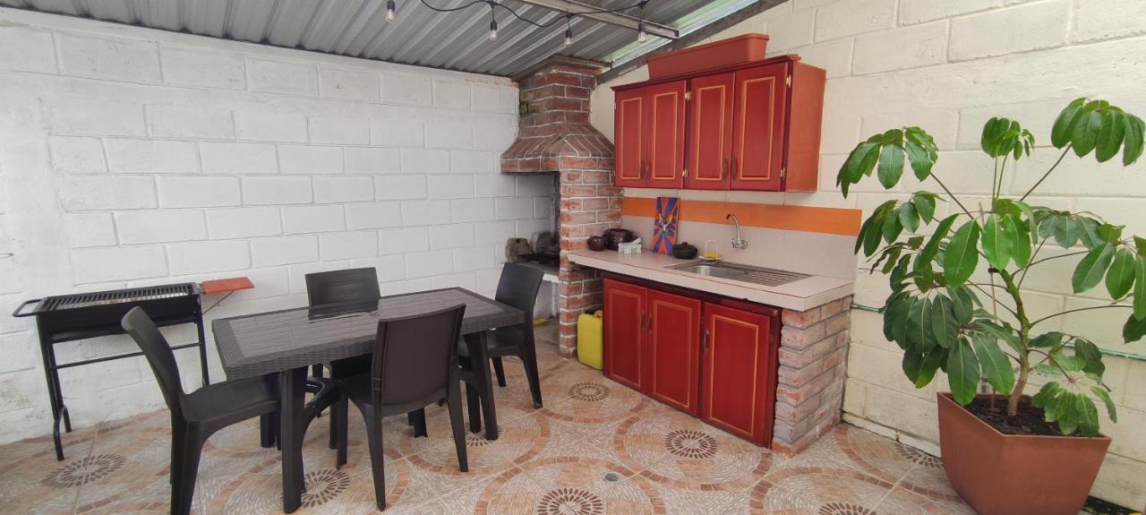Elegante Apartamento Con Vistas Al Volcan Tungurahua バーニョス エクステリア 写真