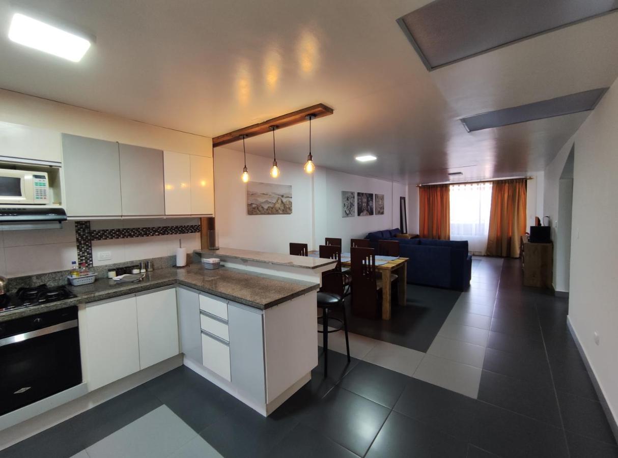 Elegante Apartamento Con Vistas Al Volcan Tungurahua バーニョス エクステリア 写真